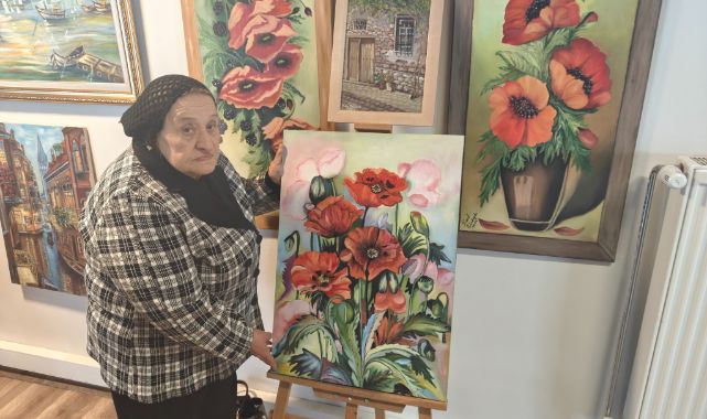 80 yaşında 25 yıllık sanat sevgisini sürdürüyor