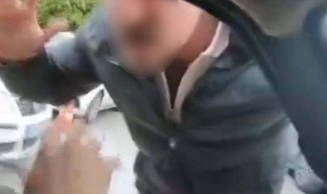 Ailesinin yanında saldırıya uğrayan sürücünün o anları kamerada