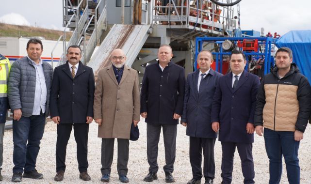 AK Parti'li Cıngı'dan Jeotermal Kaynaklı Sera OTB'ye ziyaret