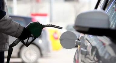 Akaryakıtta Çifte Zam Dalgası: Eşel Mobil Devreye Girdi, Vergi Kalkanı Pompayı Korudu