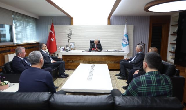 Başkan Büyükkılıç, Kartal Katlı Kavşağı ve Bağlantı Yolları Projesi için sözleşmeyi imzaladı