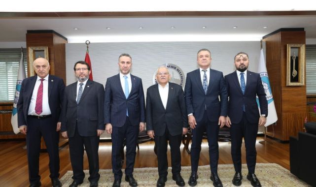 Başkan Büyükkılıç'tan birlik mesajı: Büyükşehir'de ziyaretçi rüzgarı