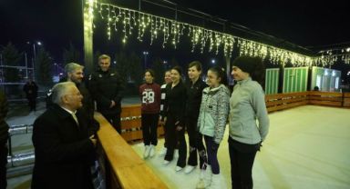 Başkan Büyükkılıç'tan gençlere müjde: Açık hava buz pateni pisti