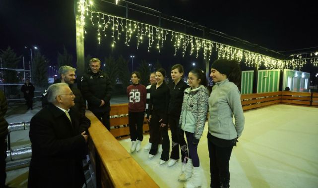 Başkan Büyükkılıç'tan gençlere müjde: Açık hava buz pateni pisti