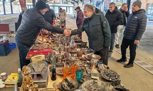 Başkan Yalçın Antika Pazarı'nda
