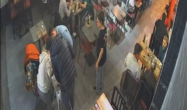 Bebeği Heimlich manevrası ile kurtardı