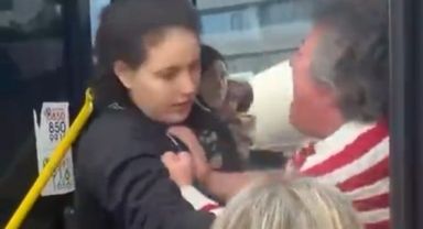 Bursa'da Otobüste Akılalmaz Olay: Ayırmaya Çalışan Şoförün Kolunu Isırdılar