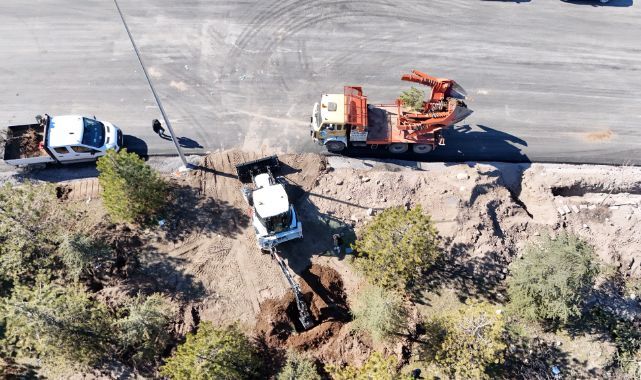 Büyükşehir’den doğaya duyarlı çalışma: Kartal Kavşağı Projesi öncesi ağaçlar taşınıyor