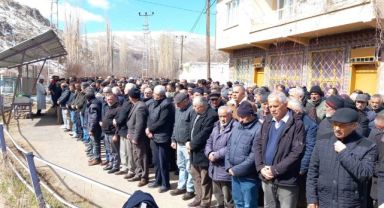 Çinko madenindeki göçükte hayatını kaybeden işçi, son yolculuğuna uğurladı 