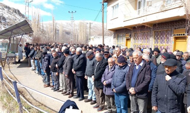Çinko madenindeki göçükte hayatını kaybeden işçi, son yolculuğuna uğurladı 