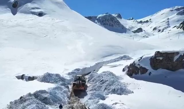 Dağcılardan Lifos Dağı’na Kadınlar Günü tırmanışı
