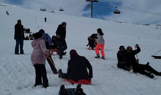 Erciyes’te Develi Rüzgarı: DEVDAK’tan Unutulmaz Kar Şenliği!