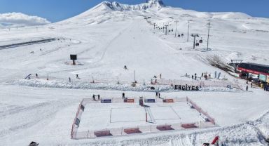 Erciyes'te kar voleybolu heyecanı başlıyor