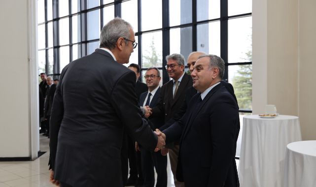 ERÜ’de bayramlaşma töreni düzenlendi