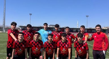 Gültepespor galibiyeti Fahri Başkanı Ali Hızar'a hediye etti