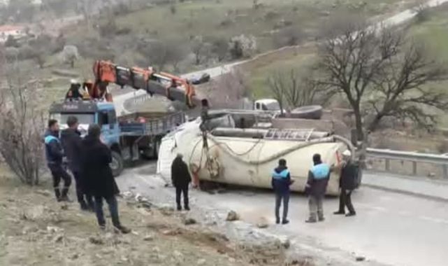 Hacılar'da vidanjör devrildi