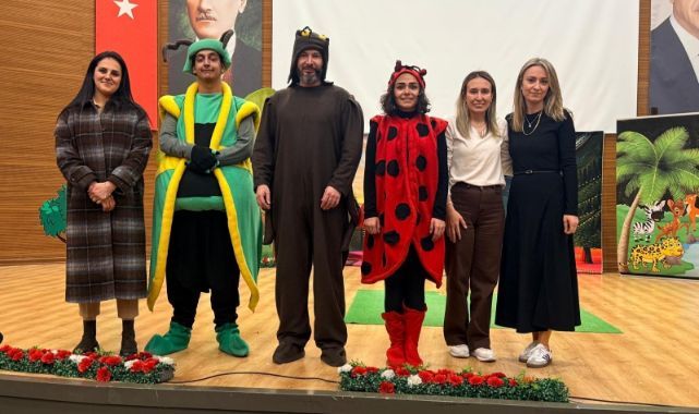 İlkokul öğrencilerinin tiyatro coşkusu