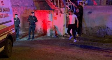 Kayseri’de bacağından yaralanan şahıs, ekiplerin ikazına rağmen tütün yaktı