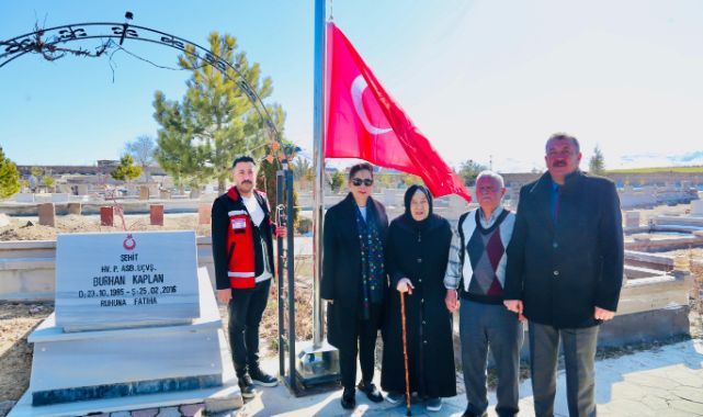 Kayseri’de bayram öncesi şehit kabirlerine ziyaret
