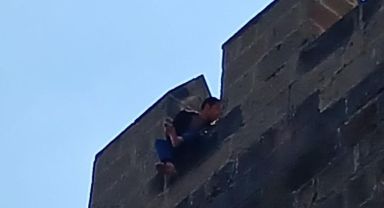 Kayseri Kalesi surlarında intihar girişimi