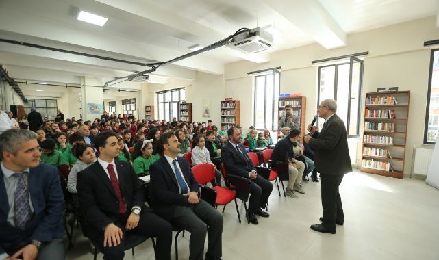 Kütüphane Haftası'na özel Yazar-Okur Buluşmaları