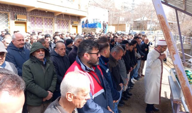 Madencinin Son Nöbeti: Mesai Arkadaşları Bayram Bostancı’yı Omuzlarında Taşıdı!