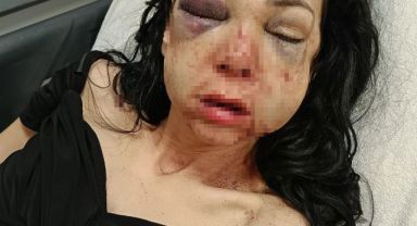 Oğlunun gözü önünde anneyi öldüresiye dövdüler: