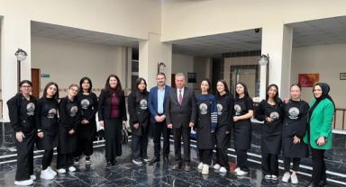 Öğrencilerden Huzurevi sakinlerine bayram öncesi bakım desteği