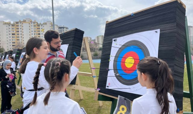 Okçuluk Küçükler İl Birinciliği müsabakaları sürüyor