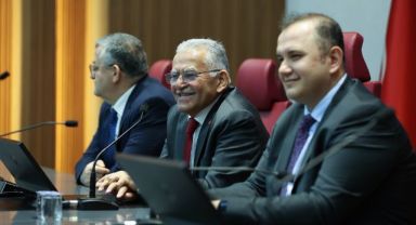 Personeliyle bayramlaşan Başkan Büyükkılıç: 