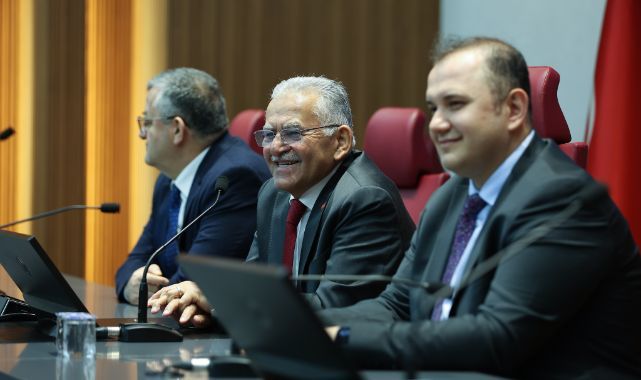 Personeliyle bayramlaşan Başkan Büyükkılıç: 