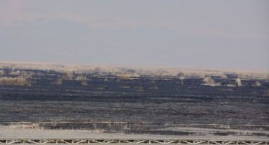 Sultan Sazlığı Milli Parkı’nda dün başlayan yangın sürüyor