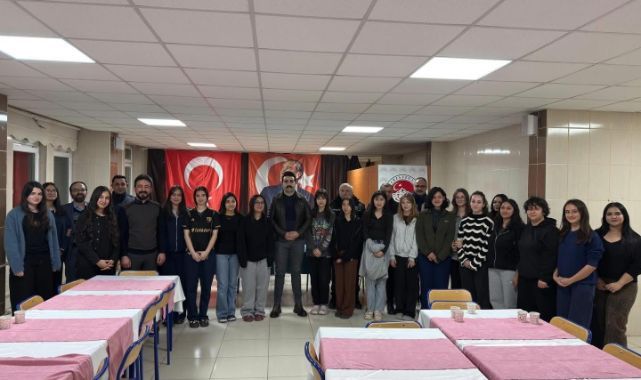 Tomarza protokolü öğrencilerle iftarda buluştu