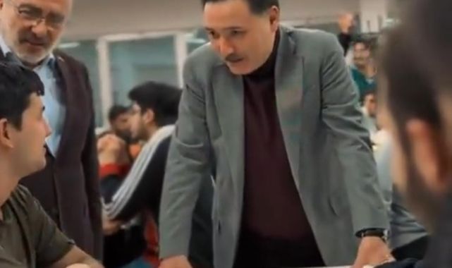 Vali Gökmen Çiçek, sahurda öğrencilerle bir araya geldi