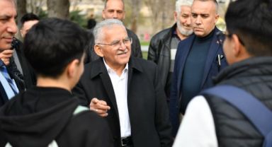 Başkan Büyükkılıç, Mimarsinan Parkı'nda vatandaşlar ve öğrencilerle bir araya geldi