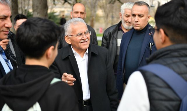 Başkan Büyükkılıç, Mimarsinan Parkı'nda vatandaşlar ve öğrencilerle bir araya geldi