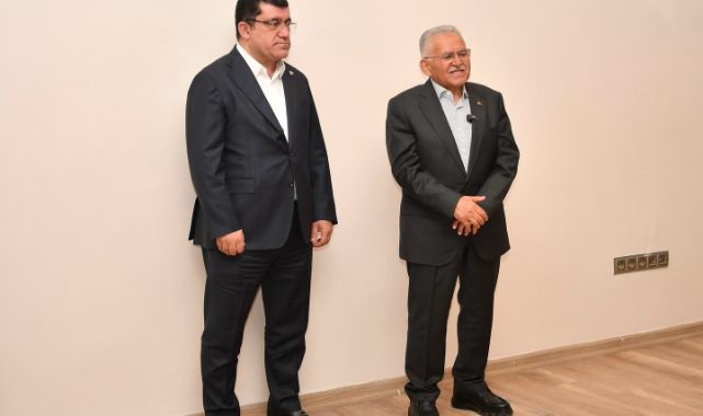 Başkan Büyükkılıç’tan zorlu maç öncesi Kayserispor’a ‘moral’ ziyareti