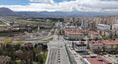Büyükşehir'in Kartal Katlı Kavşağı Projesi'nde yoğun mesai