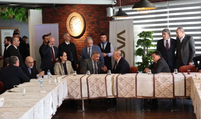 Dışişleri eski Bakanı Çavuşoğlu, Kayseri protokolü ile bir araya geldi