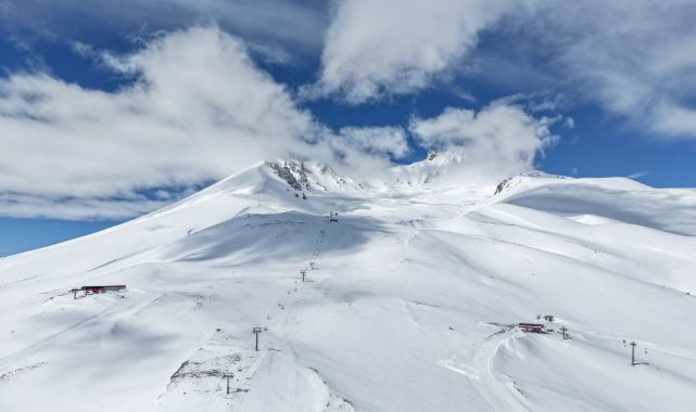 Erciyes'te kayak keyfi nisanda da sürecek
