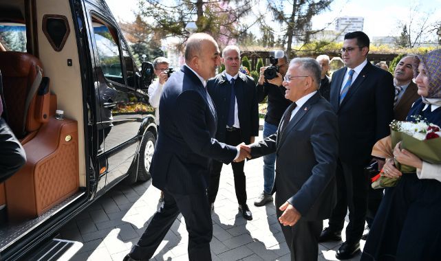 Eski bakan Çavuşoğlu: 