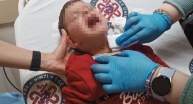 İzmir'de parkta oynayan 2 yaşındaki çocuğa bıçaklı saldırı