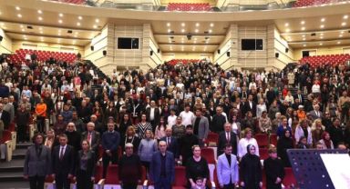 Kayseri’de avukatlar, kurdukları koro ile günlerini kutladı