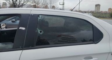 Kayseri'de iki aile arasındaki kavgada 2 araç kurşunlandı