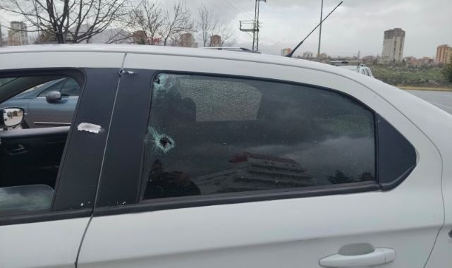 Kayseri'de iki aile arasındaki kavgada 2 araç kurşunlandı