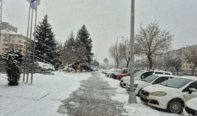 Kayseri’de Kış Geri Dönüyor: Kar Yağışı ve Zirai Don Alarmı!