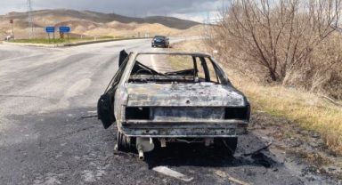 Kayseri’de seyir halindeki otomobil yandı