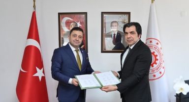 Kayseri OSB’de Başkan Yalçın, yetki belgesini aldı