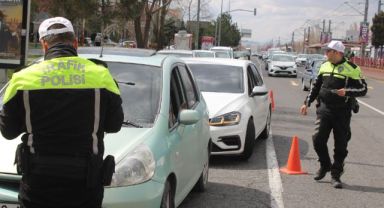 Sürücüler APP plaka ve multimedya konusunda bilgilendirildi