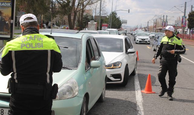 Sürücüler APP plaka ve multimedya konusunda bilgilendirildi